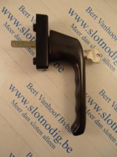 Raamkruk Hoppe London met sleutel F5  D.Bruin Ral 8707 7x32mm